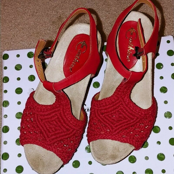 Earthies Amalfi Macrame Red, Wooden Sandles - Picture 3 of 7